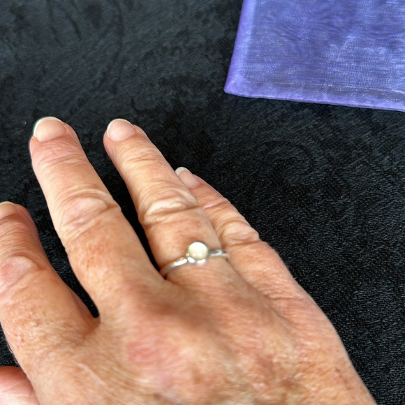 Authentic Pandora Ring, Sterling Silver with White Pearlescent Stone, Size 7 - Picture 7 of 7